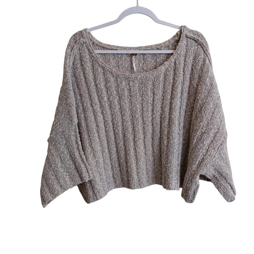 Free People Long Sleeve Scoop Neck Cropped Sweater- size XS - Picture 2 of 7